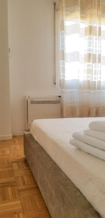City Center Cute And Comfy Apartment - Ajia Apartments Tirana Exterior photo