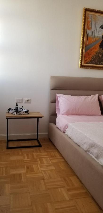 City Center Cute And Comfy Apartment - Ajia Apartments Tirana Exterior photo